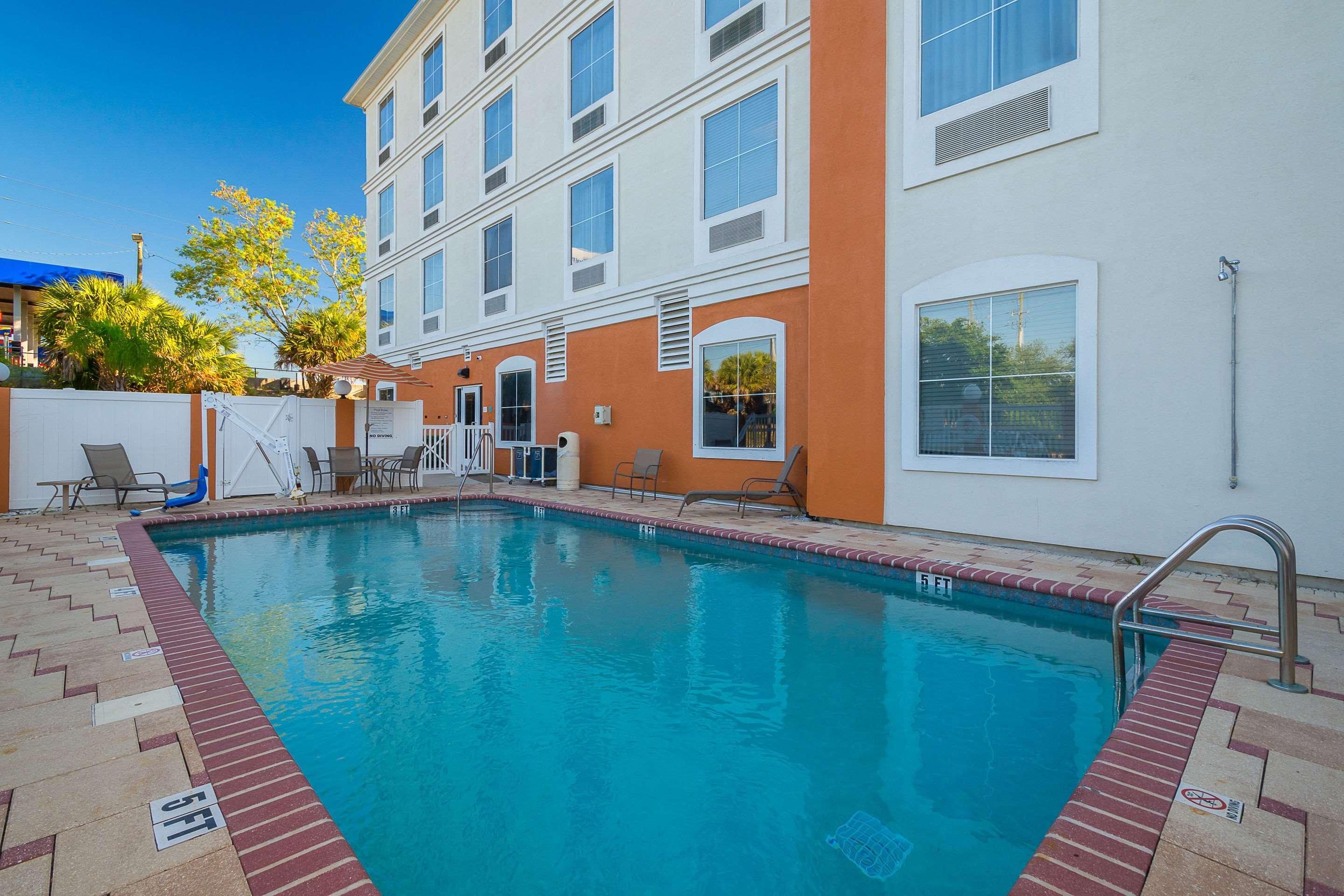 Comfort Inn & Suites Maingate South Davenport Luaran gambar