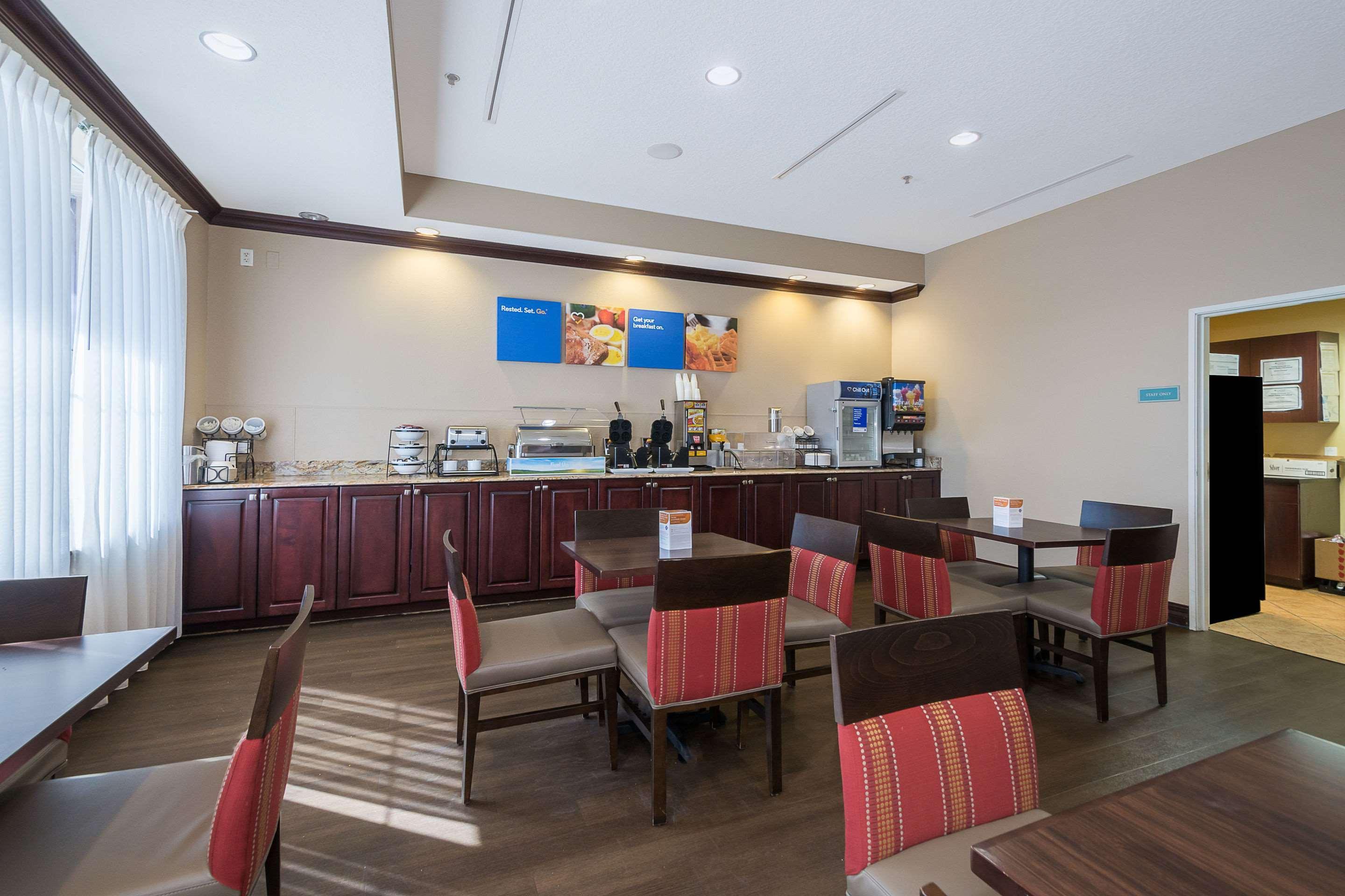 Comfort Inn & Suites Maingate South Davenport Luaran gambar